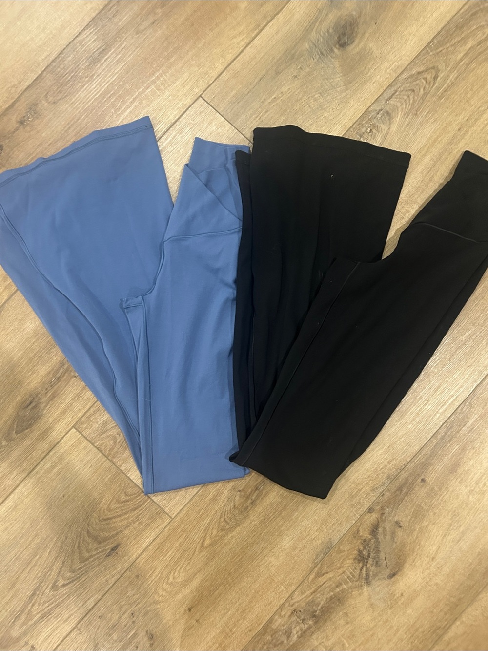 Aerie Set of 2 | Crossover Flare Leggings | Black & Blue
